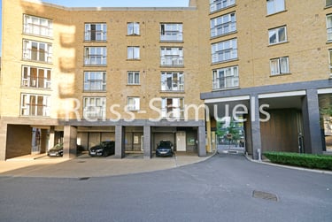 2 bed flat, Westferry Road, Canary Wharf, London, E148LS - Image 1