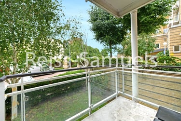 3 bed flat, St. Davids Square, Isle of Dogs, London, E143WB - Image 2