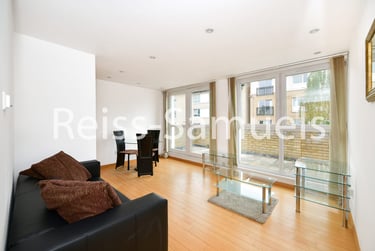 1 bed flat, Westferry Road, Isle of Dogs, London, E143RS - Image 2