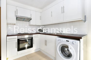 1 bed flat, Ambassador Square, Isle of Dogs, London, E149UX - Image 5