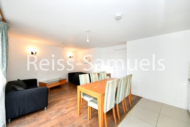 3 bed flat, Westferry Road, Canary Wharf, London, E148LS - Image 4