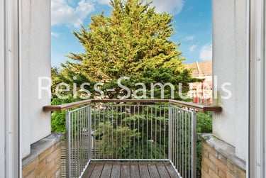 1 bed flat, Westferry Road, Isle of Dogs, London, E143RS - Image 2