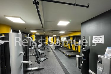 2 bed flat, Newton Place, Isle of Dogs, London, E143TT - Image 10