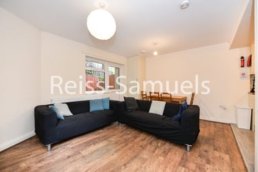 6 bed house, Ambassador Square, Isle of Dogs, London, E149UX - Image 2