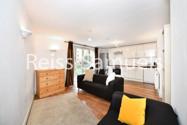 3 bed flat, Westferry Road, Canary Wharf, London, E148LU - Image 4