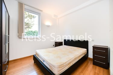 1 bed flat, Westferry Road, Isle of Dogs, London, E143RS - Image 12