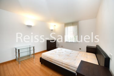 1 bed flat, Westferry Road, Isle of Dogs, London, E143RS - Image 14