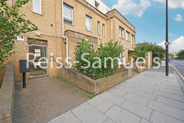 1 bed flat, Westferry Road, Isle of Dogs, London, E143RS - Image 13
