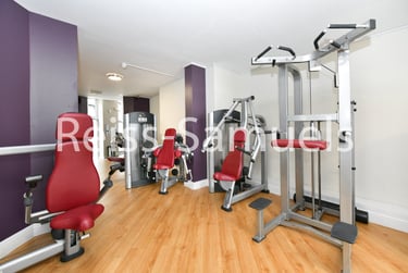 2 bed flat, Westferry Road, Canary Wharf, London, E148LS - Image 13