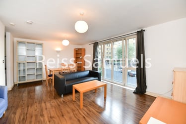 2 bed flat, Westferry Road, Canary Wharf, London, E148LS - Image 4