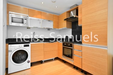 1 bed flat, Westferry Road, Isle of Dogs, London, E143RS - Image 5
