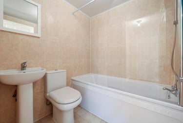 4 bed flat, Heath Road, Twickenham, London, TW14BW - Image 3