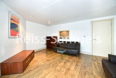 2 bed flat, Newton Place, Isle of Dogs, London, E143TT - Image 5