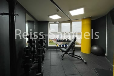 2 bed flat, Newton Place, Isle of Dogs, London, E143TT - Image 11