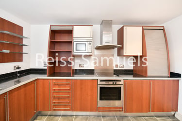 3 bed flat, Newton Place, Isle of Dogs, London, E143TT - Image 4