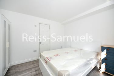 3 bed flat, Staines Road West, Feltham, London, TW167AB - Image 4