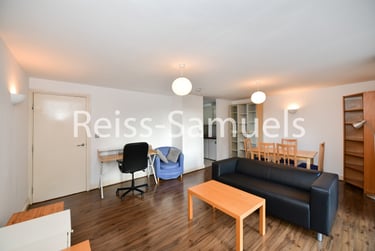 2 bed flat, Westferry Road, Canary Wharf, London, E148LS - Image 5