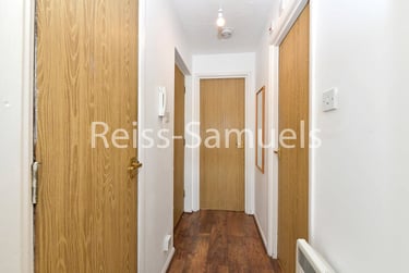 1 bed flat, Ambassador Square, Isle of Dogs, London, E149UX - Image 4