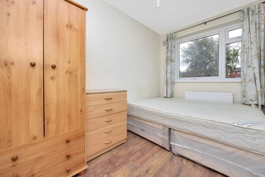 4 bed flat, Forsyth Gardens, Kennington, London, SE173NE - Image 5