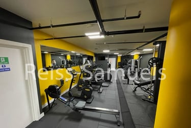 2 bed flat, Newton Place, Isle of Dogs, London, E143TT - Image 12