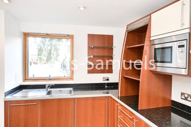 3 bed flat, Newton Place, Isle of Dogs, London, E143TT - Image 5