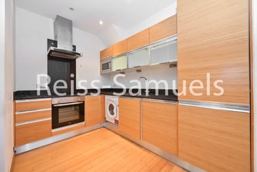 3 bed flat, Westferry Road, Isle of Dogs, London, E143RS - Image 8