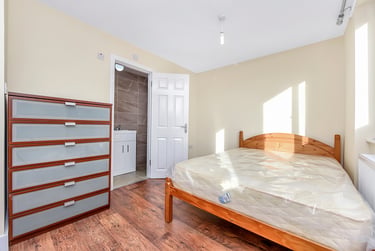 4 bed flat, Kipling Estate, London Bridge, London, SE13RG - Image 6
