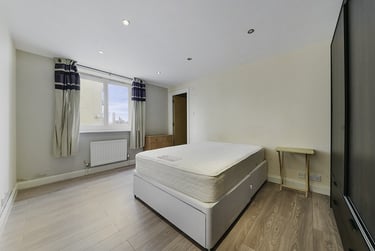 2 bed flat, Millennium Drive, Isle of Dogs, London, E143GH - Image 6