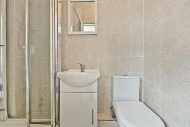 4 bed flat, Whitebeam Close, Stockwell, London, SW90EG - Image 7