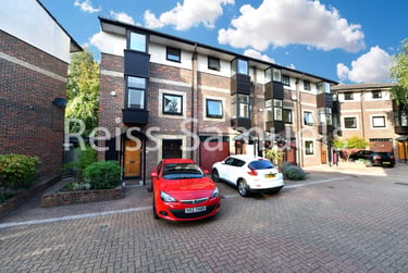 5 bed flat, Barnfield Place, Isle of Dogs, London, E149YA - Image 2