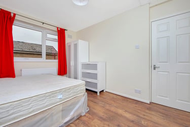 4 bed flat, Forsyth Gardens, Kennington, London, SE173NE - Image 7