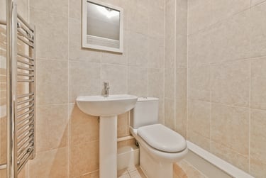 1 bed flat, Ambassador Square, Isle of Dogs, London, E149UX - Image 8