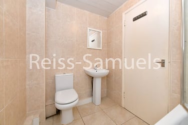 1 bed flat, Ambassador Square, Isle of Dogs, London, E149UX - Image 10