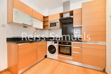 1 bed flat, Westferry Road, Isle of Dogs, London, E143RS - Image 8