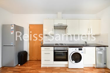 2 bed flat, Old Bellgate Place, Isle of Dogs, London, E143SX - Image 7