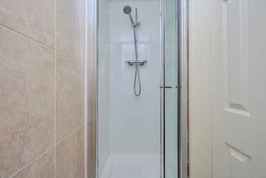 4 bed flat, Forsyth Gardens, Kennington, London, SE173NE - Image 8