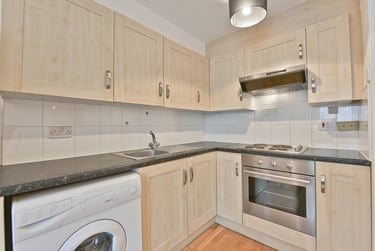 1 bed flat, Ambassador Square, Isle of Dogs, London, E149UX - Image 9