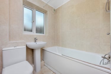 3 bed flat, Ambassador Square, Isle of Dogs, London, E149UX - Image 8