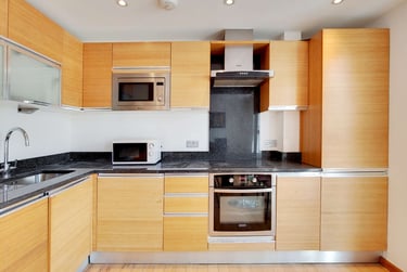 1 bed flat, Westferry Road, Isle of Dogs, London, E143RS - Image 8