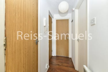 1 bed flat, Ambassador Square, Isle of Dogs, London, E149UX - Image 12
