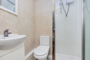 3 bed flat, Ambassador Square, Isle of Dogs, London, E149UX - Image 9