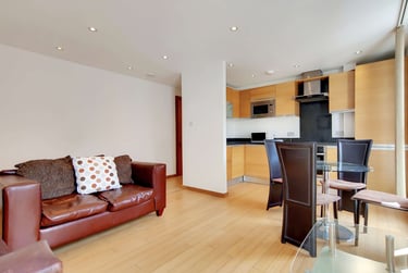 1 bed flat, Westferry Road, Isle of Dogs, London, E143RS - Image 9