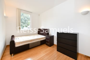 2 bed flat, Westferry Road, Isle of Dogs, London, E143RS - Image 10