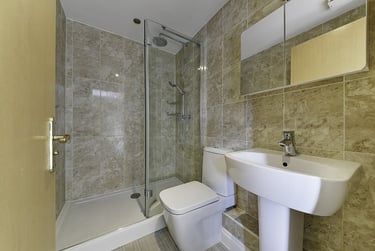 2 bed flat, Millennium Drive, Isle of Dogs, London, E143GH - Image 10