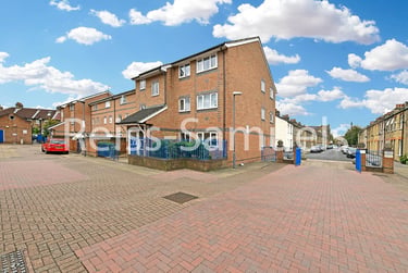 1 bed flat, Ambassador Square, Isle of Dogs, London, E149UX - Image 13