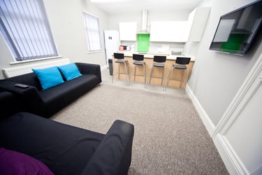 8 bed house, Ribblesdale Place, Near university, Preston, PR13NA - Image 1