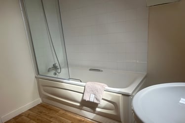 2 bed flat, Talbot Road, Winton, Bournemouth, BH92EU - Image 11
