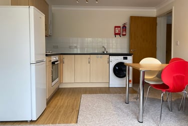 1 bed flat, Talbot Road, Winton, Bournemouth, BH92EU - Image 2