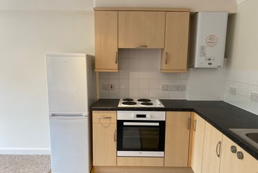 1 bed flat, Talbot Road, Winton, Bournemouth, BH92EU - Image 3