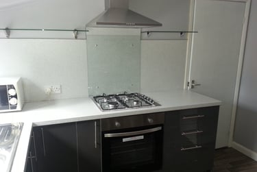 2 bed flat, Brunswick Street, Broomhall, Sheffield, S102FL - Image 2